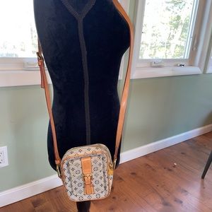 100% Authentic Mini Vintage Juliette Louis Vuitton bag.